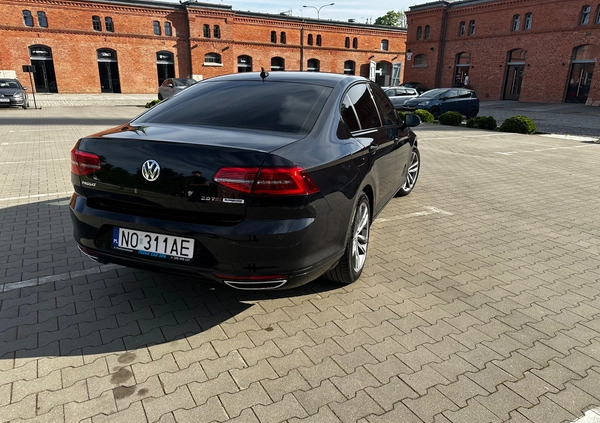 Volkswagen Passat cena 79900 przebieg: 155000, rok produkcji 2016 z Olsztyn małe 352